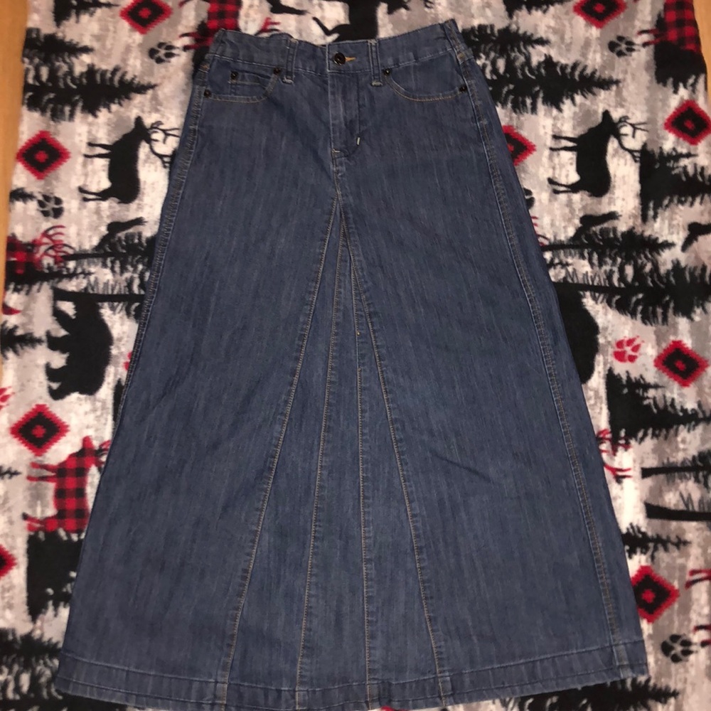 Junee jr skirt • Size 14